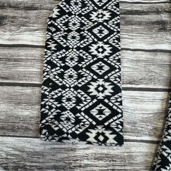 Women's Black White Geometric Fit Flare Dress Long Sleeve Knee Length S - Picture 6 of 12